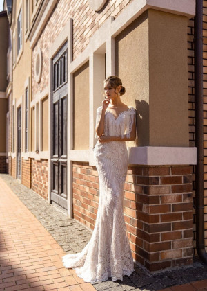 Beaded Ivory Lace Fringe Wedding Dress With Champagne Lining